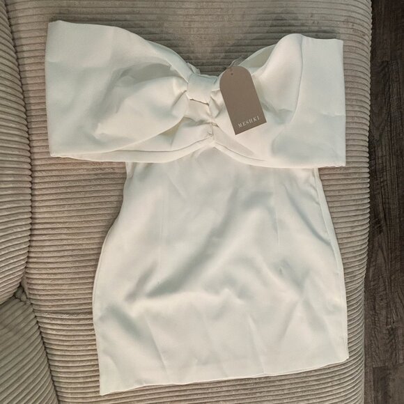 Meshki Best seller Gwyneth Off Shoulder Bow Mini Dress - White- Large - Picture 5 of 9